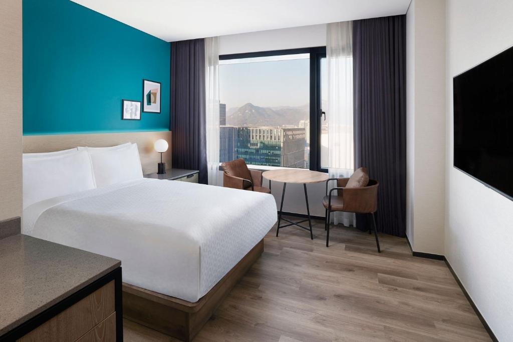 هتل فور پوینتز بای شرایتون